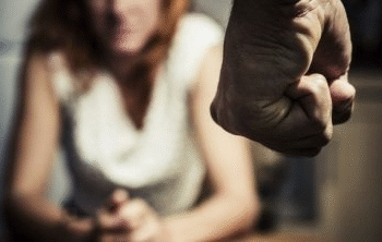 Mulher é agredida por marido e filho em Cuiabá