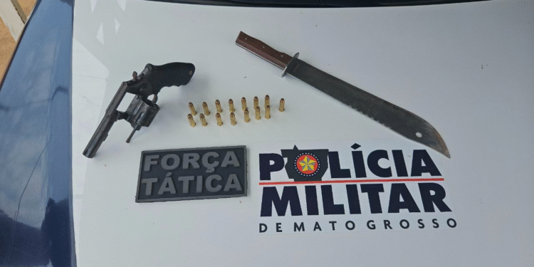 PM prende dois suspeitos e apreende armas em Cáceres