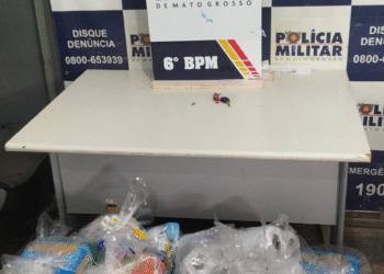 PM apreende veículo adulterado e drogas em Cáceres