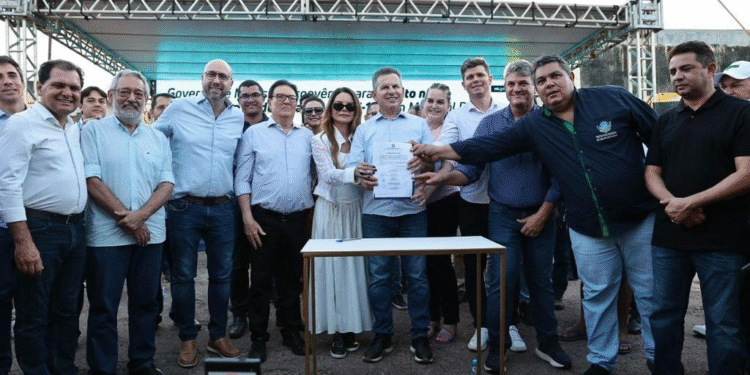 Mauro Mendes anuncia R$ 140 milhões em obras no Oeste