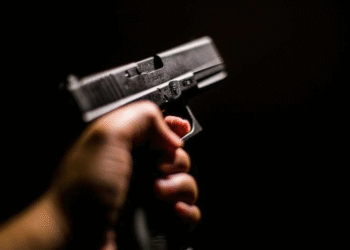 Família é feita refém e homem é morto em assalto em Cuiabá