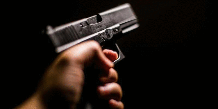 Família é feita refém e homem é morto em assalto em Cuiabá