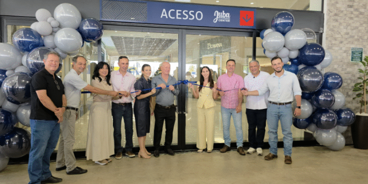 Juba inaugura centro em Cáceres