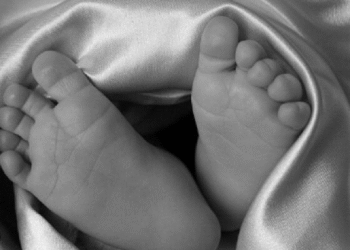 Mulher leva bebê decapitado ao hospital em Cuiabá