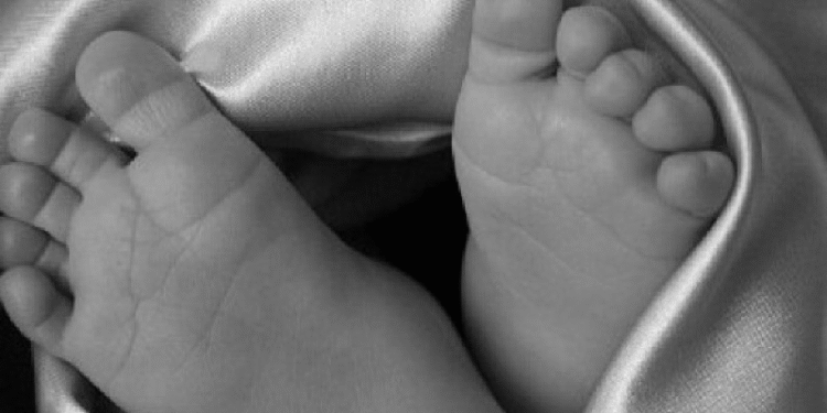 Mulher leva bebê decapitado ao hospital em Cuiabá