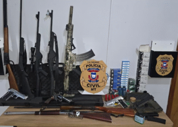 Polícia Civil apreende arsenal com 11 armas e 2 mil munições