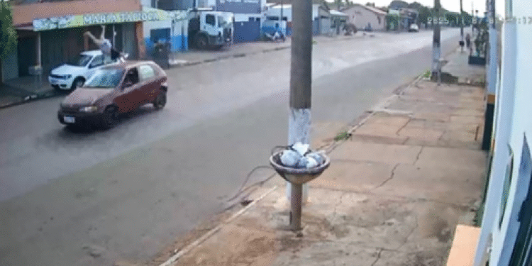 Idosa de 74 anos morre atropelada