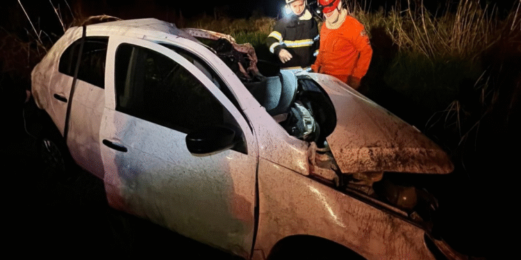 Acidente com três veículos deixa um morto em MT