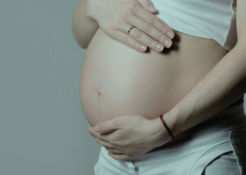 Homem é preso por agredir companheira