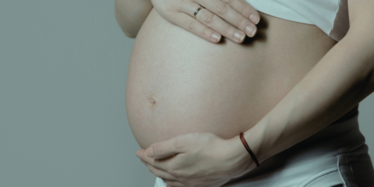 Homem é preso por agredir companheira