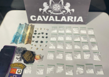 PM apreende drogas e detém quatro suspeitos em MT