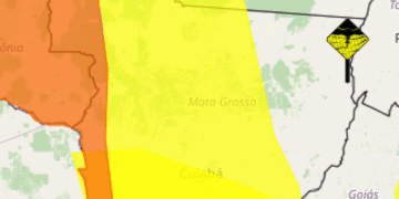 Chuva forte surpreende Cuiabá e causa estragos