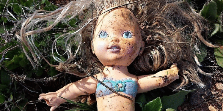 Menina de 9 anos morre em capotamento