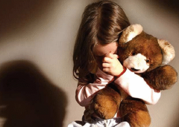 Homem é preso após abusar menina de sete anos