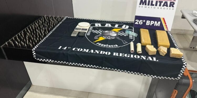 Raio prende suspeito com drogas