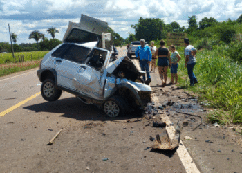Jovem Morre em Colisão Frontal