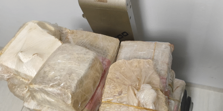 Homem é preso com 58 kg de drogas em MT