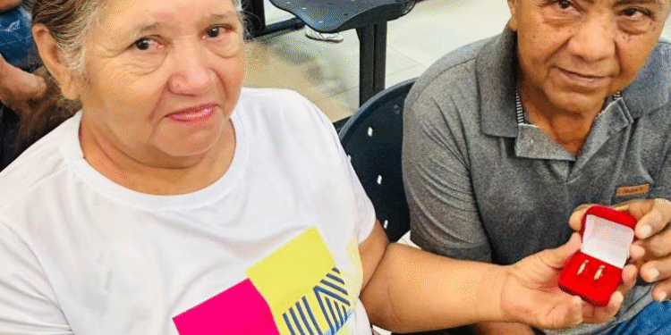 Casamento Abençoado reúne 36 casais