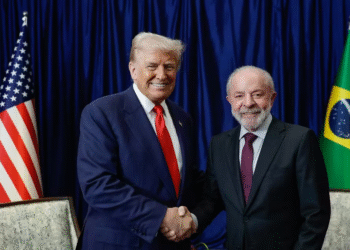 Lula critica postura militar de Trump