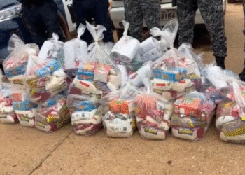 Adolescente é apreendido transportando 25 cestas básicas de facção criminosa em Cáceres