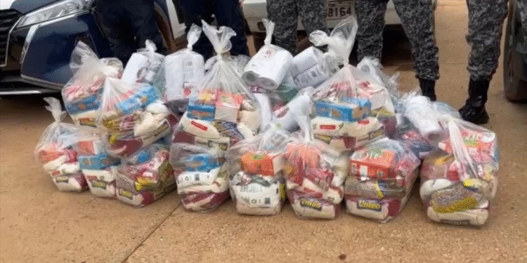 Adolescente é apreendido transportando 25 cestas básicas de facção criminosa em Cáceres