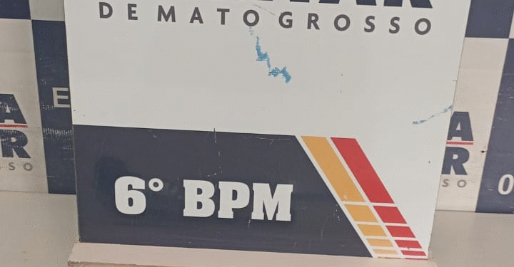 Homem é detido com facão e simulacro de arma após confusão em bar em Cáceres