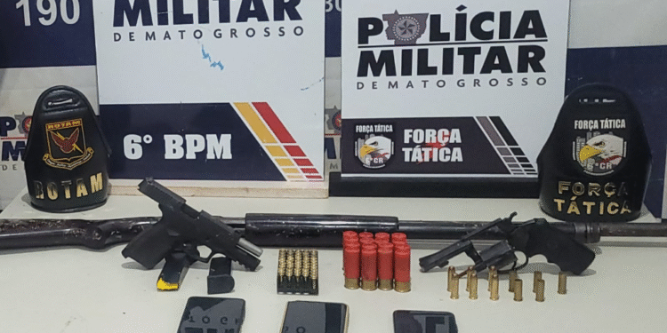 PM prende três faccionados por tentativa de homicídio, recupera caminhonete roubada e apreende armas em Cáceres