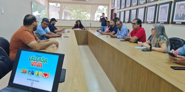 Prefeitura apresenta projeto para melhorar calçadas, mobilidade e saúde urbana em Cáceres