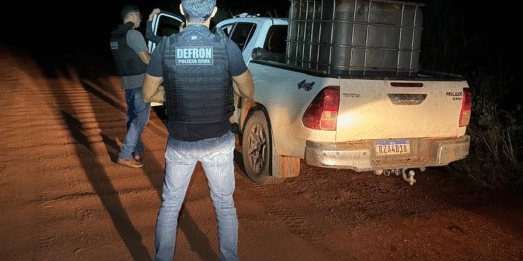 Homem é preso ao transportar mil litros de diesel para garimpo ilegal em terra indígena