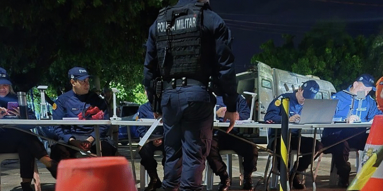 Lei Seca na Rua dos Colibris termina com 13 prisões e 20 veículos apreendidos em Cáceres