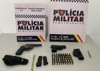 Homem é preso com armas e munições após ameaça em casa noturna em Tangará da Serra