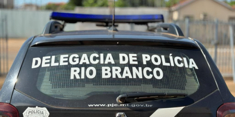 Polícia Civil prende casal acusado de extorsão após incêndio e disparos contra residência em Lambari D’Oeste