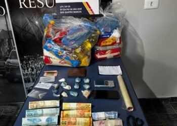 Polícia Militar desarticula ponto de venda de drogas e apreende adolescente em São José dos Quatro Marcos