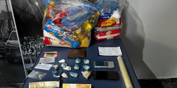 Polícia Militar desarticula ponto de venda de drogas e apreende adolescente em São José dos Quatro Marcos