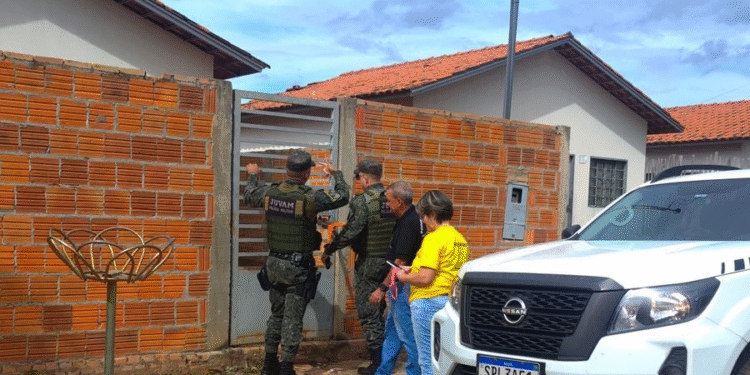 Dois cães em situação de abandono são resgatados no Residencial Vila Real, em Cáceres