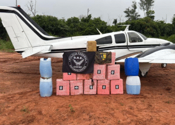 Gefron e Polícia Federal apreendem meia tonelada de cocaína em pista clandestina