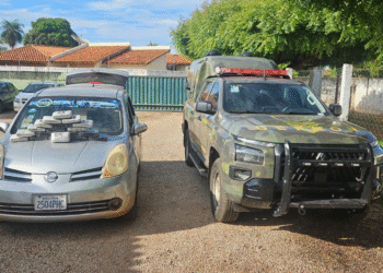 GEFRON apreende cocaína e maconha escondidas em táxi boliviano na Barreira do Limão