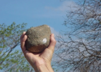 Mulher reage a agressão com faca e sobrevive a ataque em Barra do Garças