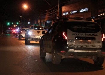 Homem é preso após esfaquear a esposa e sofrer acidente durante fuga em Cáceres