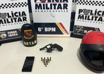 Suspeitos invadem casa se passando por policiais para executar alvo de facção em Cáceres