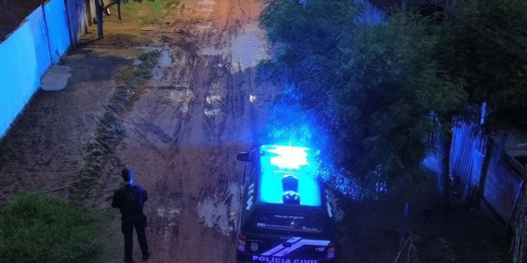 Operação R2 cumpre 21 ordens judiciais contra facção criminosa em Cáceres e região