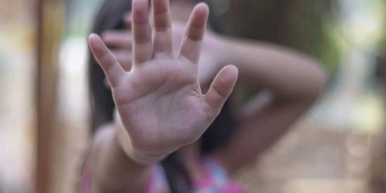 Suspeito de 15 anos é detido após invadir residência e tentar abusar de irmãs de 11 e 12 anos; menor alegou ser faccionado