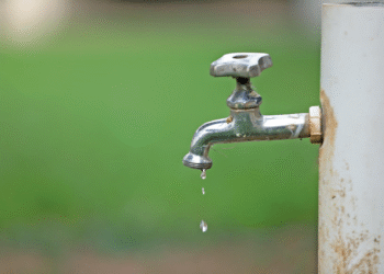 Chuvas e cheia do Rio Paraguai danificam bomba e deixam Cáceres sem água