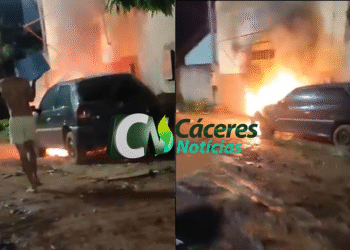 Veículo é alvo de incêndio criminoso na noite desta quarta-feira no bairro Rodeio em Cáceres