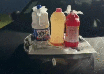 Dois homens são presos suspeitos de incendiar casa após discussão em MT