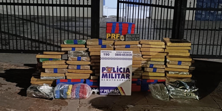 Forças de segurança apreendem 335 kg de drogas após perseguição e prendem quatro suspeitos em MT