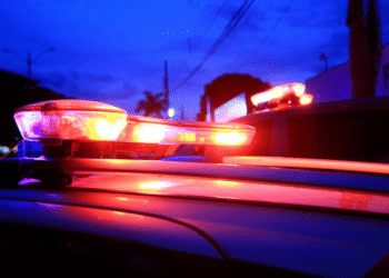 Jovem é preso após atacar o próprio irmão com enxada em Nova Mutum