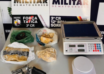 Força Tática prende jovem com arma e 1,4 kg de drogas em operação com apoio do Vigia Mais MT